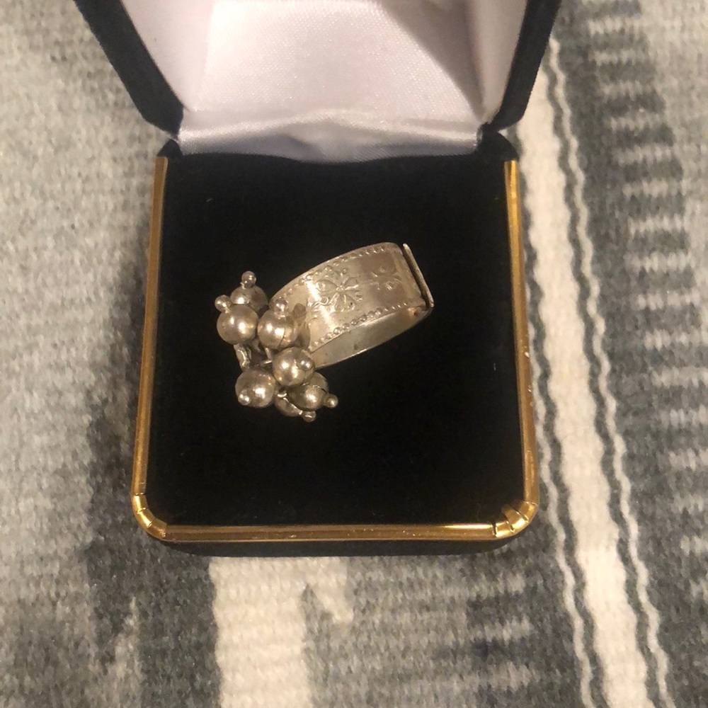 Silver Bead Ring - image 6